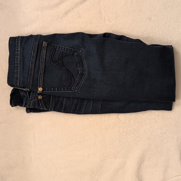 Rock & Republic Kassandra 8S short Blue Jeans and gold accents - Picture 15 of 15